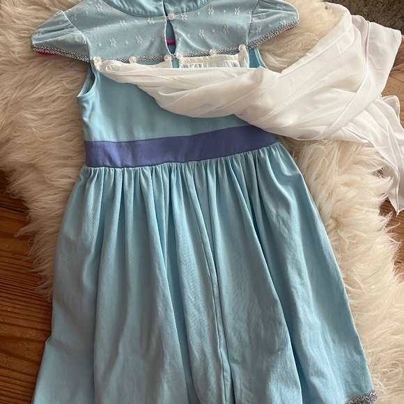Only Little Once Elsa Dress and Cape Sz 8 - Picture 11 of 16